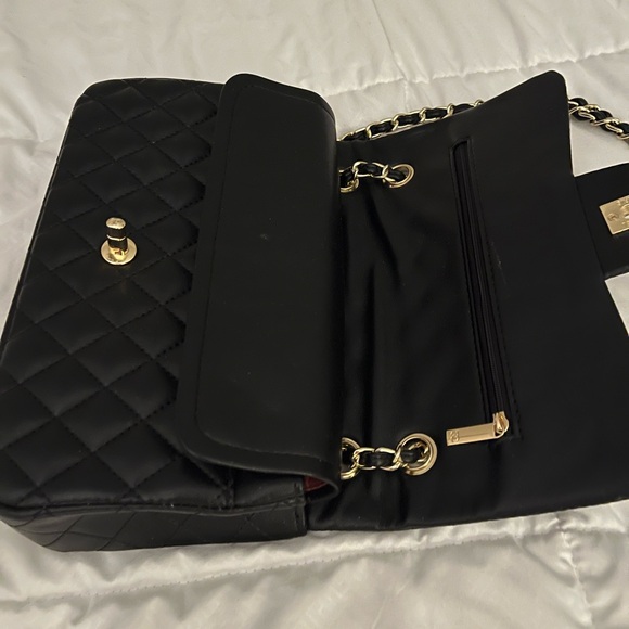 Shanel Black Quilted Shoulder Bag with Chain Strap - Picture 4 of 4